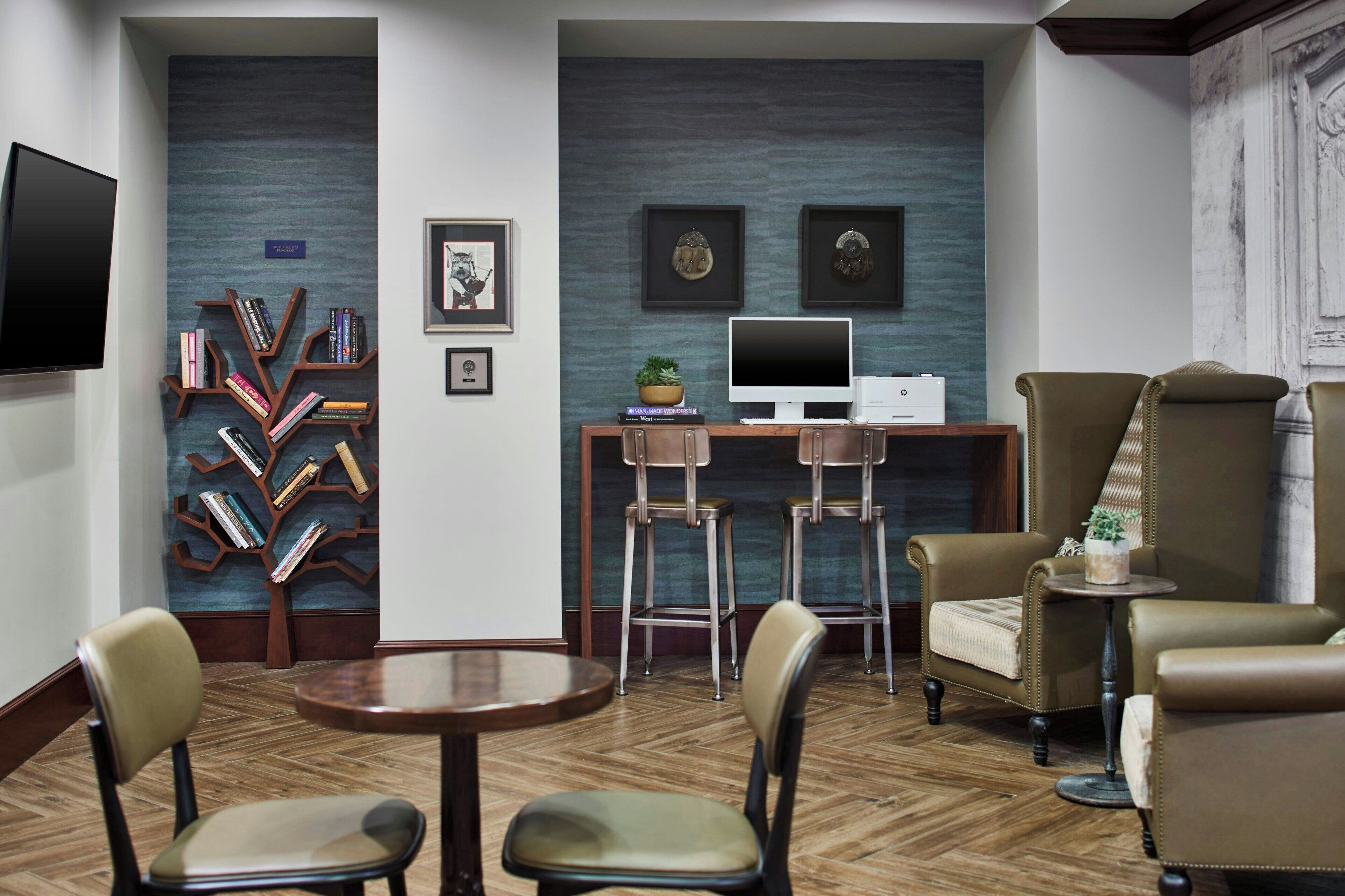 3 restaurants, breakfast, lunch, dinner served; mediterranean cuisine