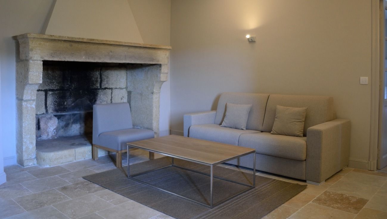 suite | living area | lcd tv