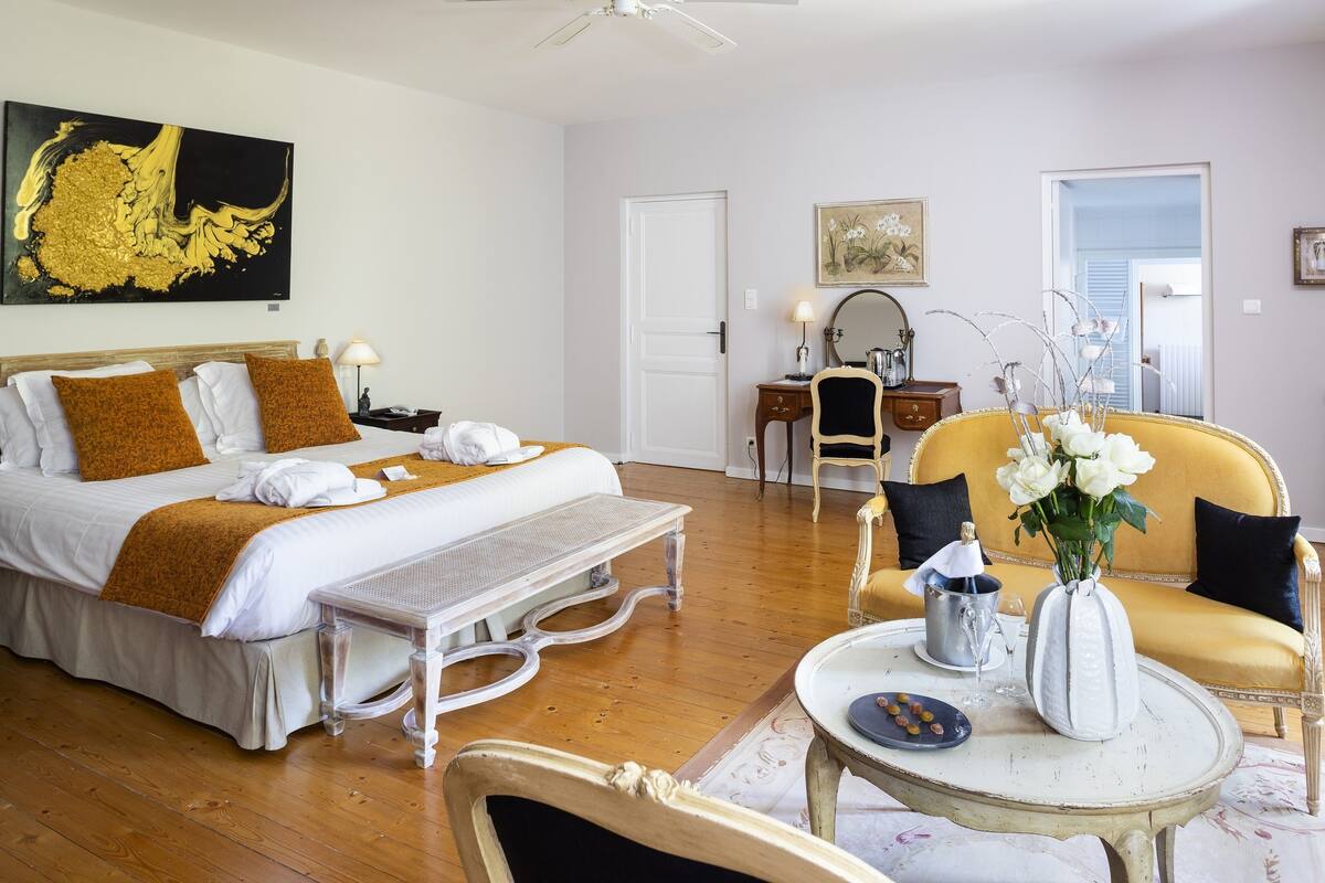 Premium bedding, pillow-top beds, in-room safe, individually decorated
