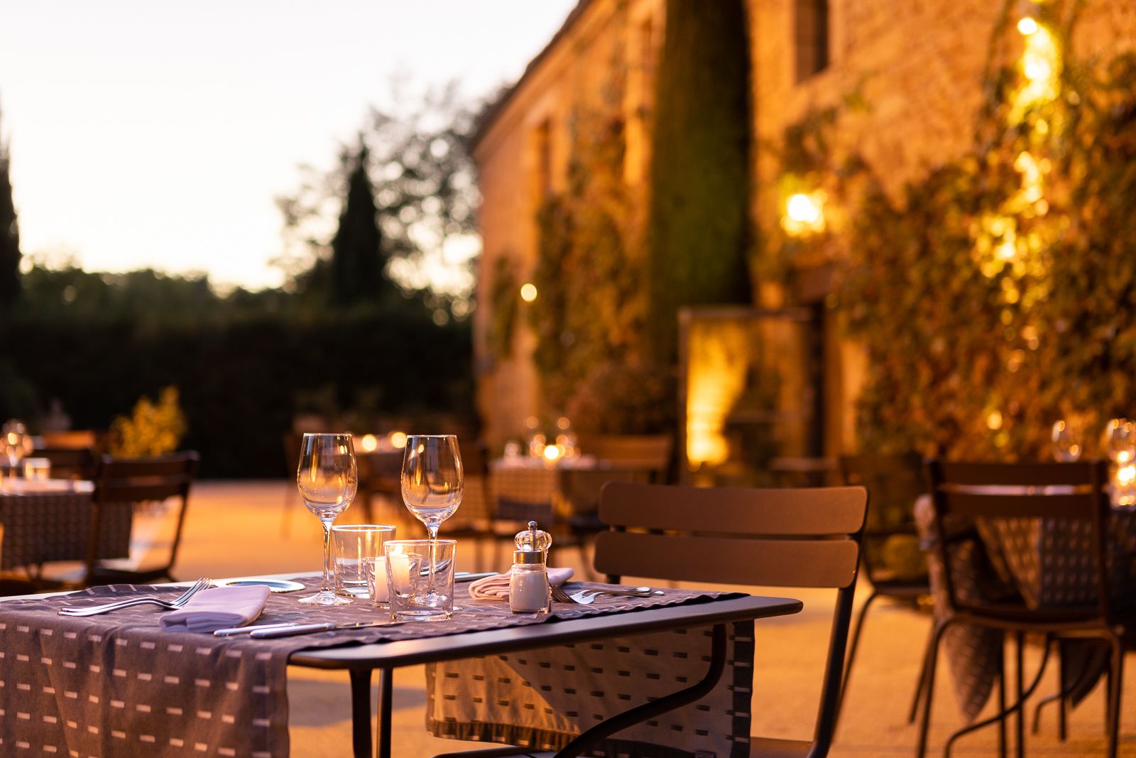 breakfast, dinner served; french cuisine, pool views