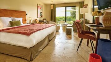 Minibar, individually decorated, individually furnished, desk