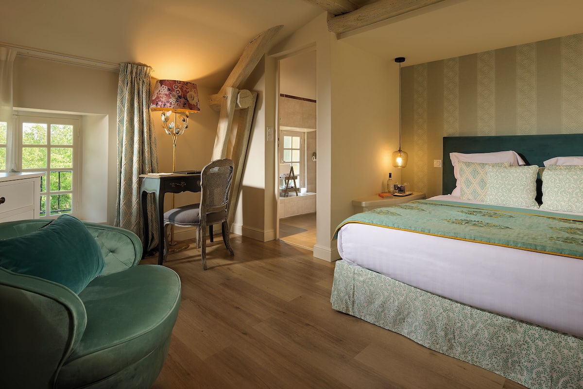 Traditionele tweepersoonskamer | 1 slaapkamer, een minibar, individueel gedecoreerd
