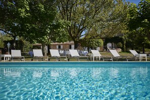 Seasonal outdoor pool, a heated pool, pool loungers - La Métairie (Mauzac-et-Grand-Castang)