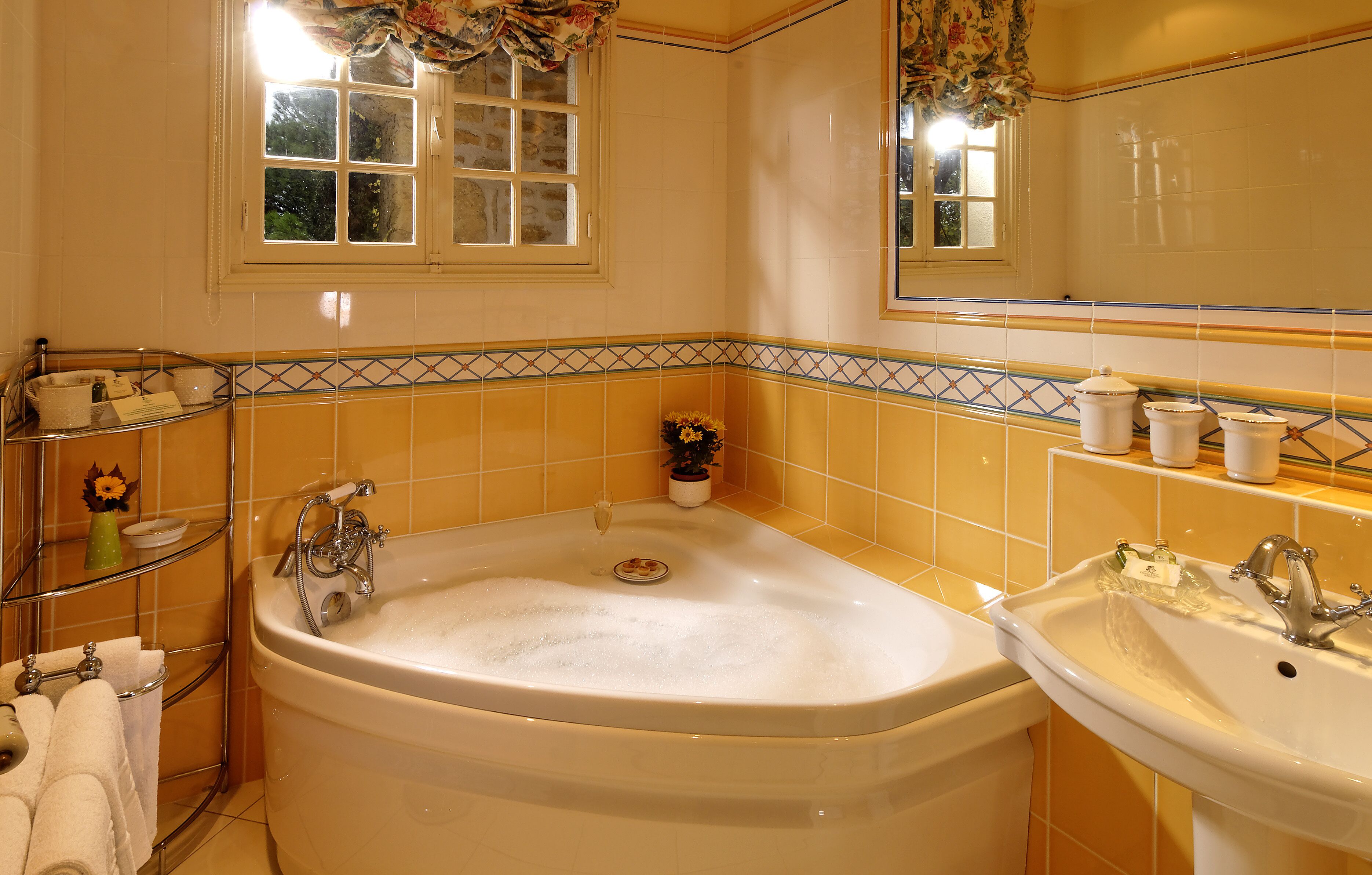 suite | bathroom | free toiletries, hair dryer, bathrobes, slippers