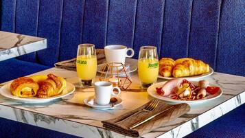 Daily buffet breakfast (EUR 12.40 per person)