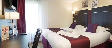 Standard Room, 2 Twin Beds | Blackout drapes, soundproofing, iron/ironing board