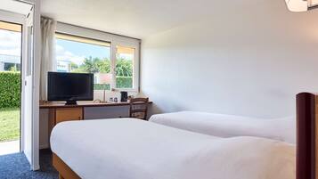 Standard Room, 2 Single Beds | Premium bedding, individually decorated, individually furnished, desk