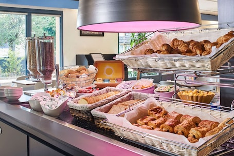 Daily buffet breakfast (EUR 14.00 per person)