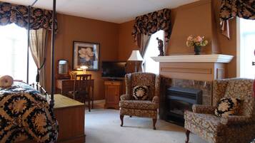 Premium-rum - 1 queensize-säng (Westerly Room) | 1 sovrum, allergitestade sängkläder, duntäcken och individuell inredning