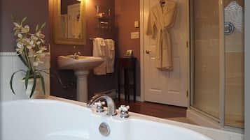 Standard Room | Bathroom | Separate tub and shower, deep soaking tub, free toiletries, hair dryer