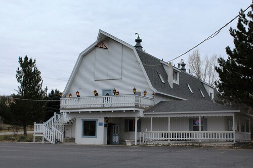 Jackson Fork Inn LLC