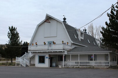 LLC 杰克森弗克旅馆