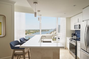 Suite, 1 Bedroom, Bay View (Tresor) | Private kitchen at Fontainebleau Miami Beach