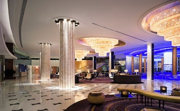 Hotel entrance and lobby at Fontainebleau Miami Beach
