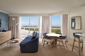 Tresor Bayview One Bedroom Suite  | Living area