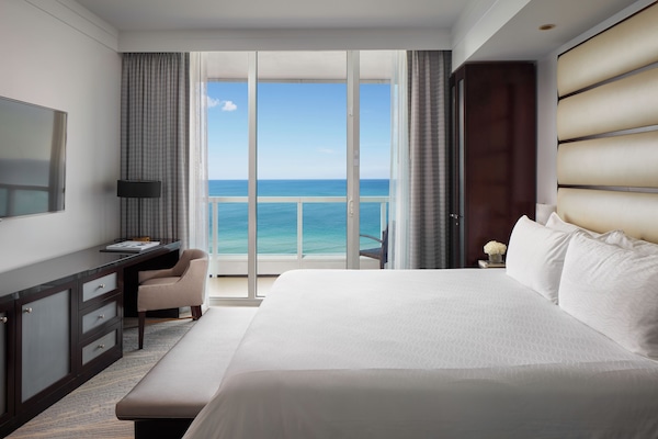 Premium bedding, minibar, in-room safe, desk