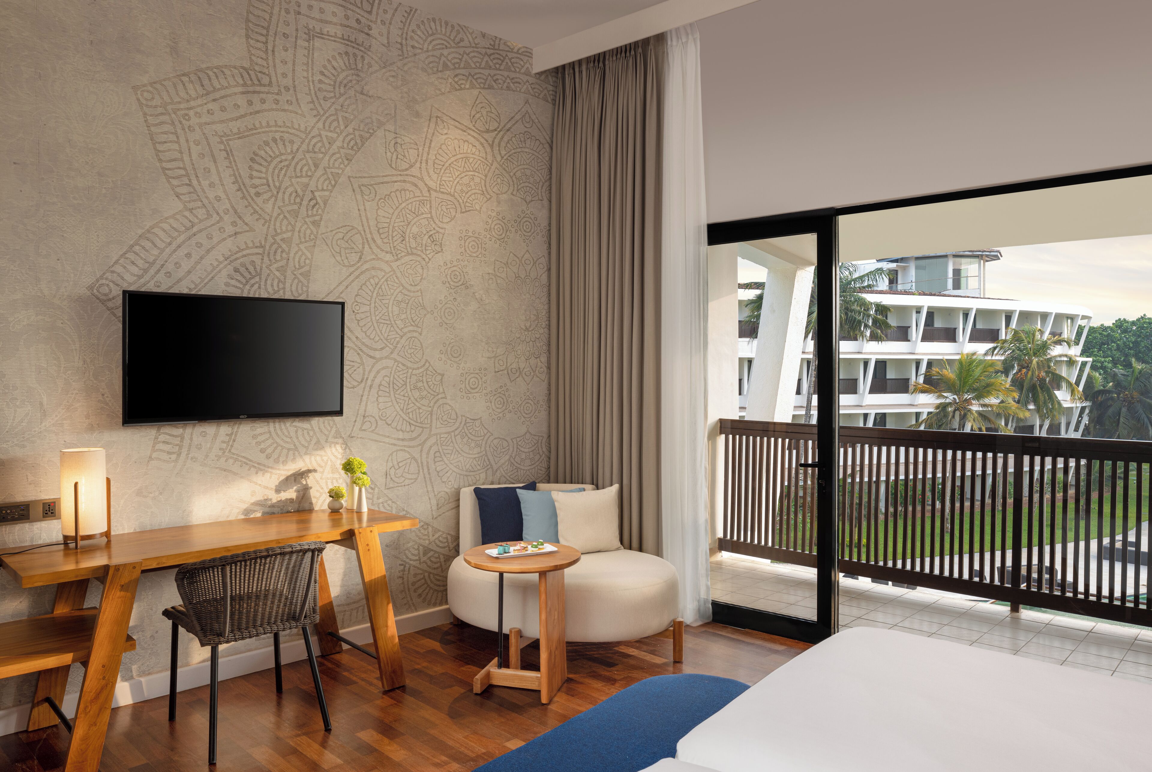 superior room, oceanfront | minibar, in-room safe, desk, blackout curtains