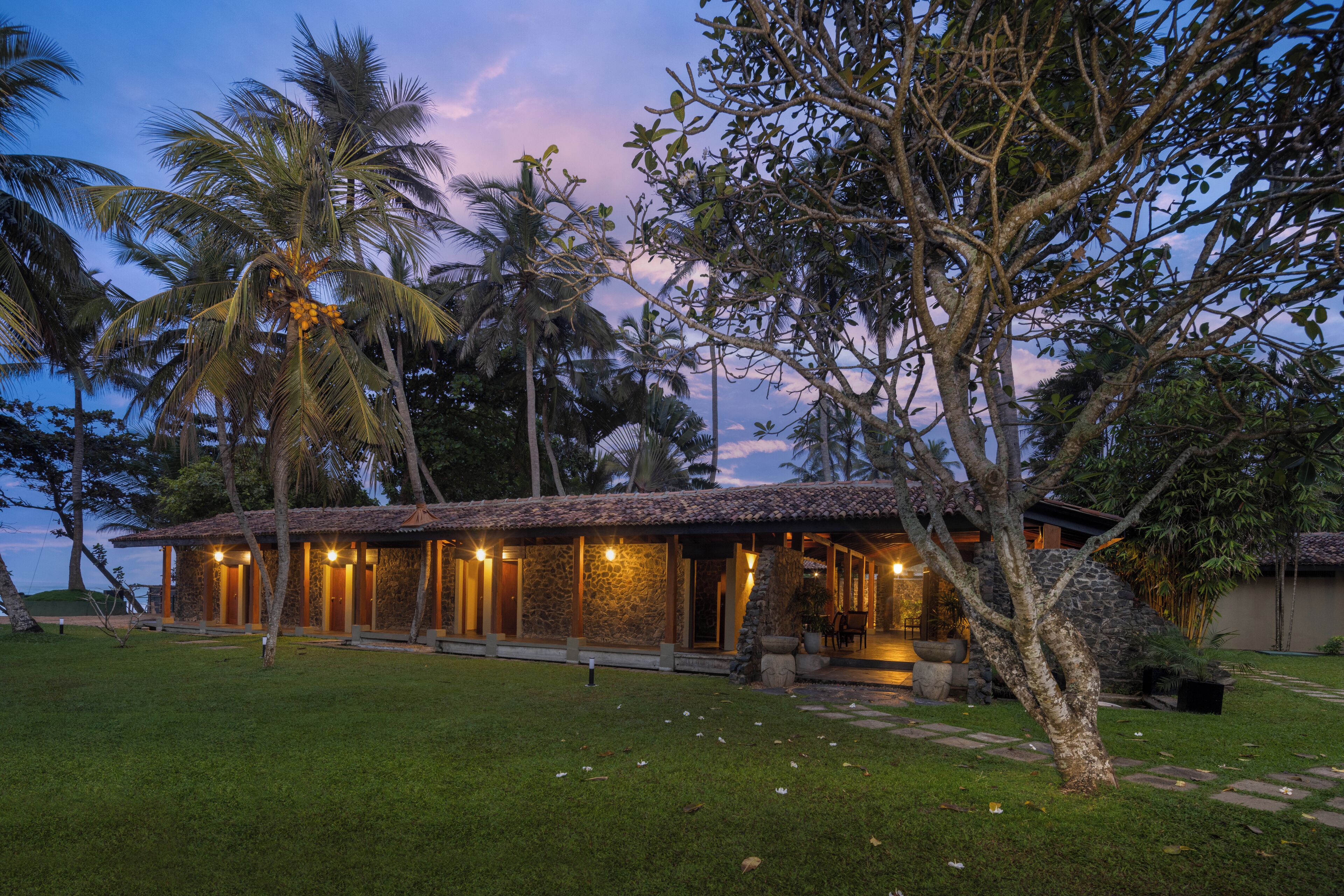 sauna, body treatments, aromatherapy, body wraps, facials