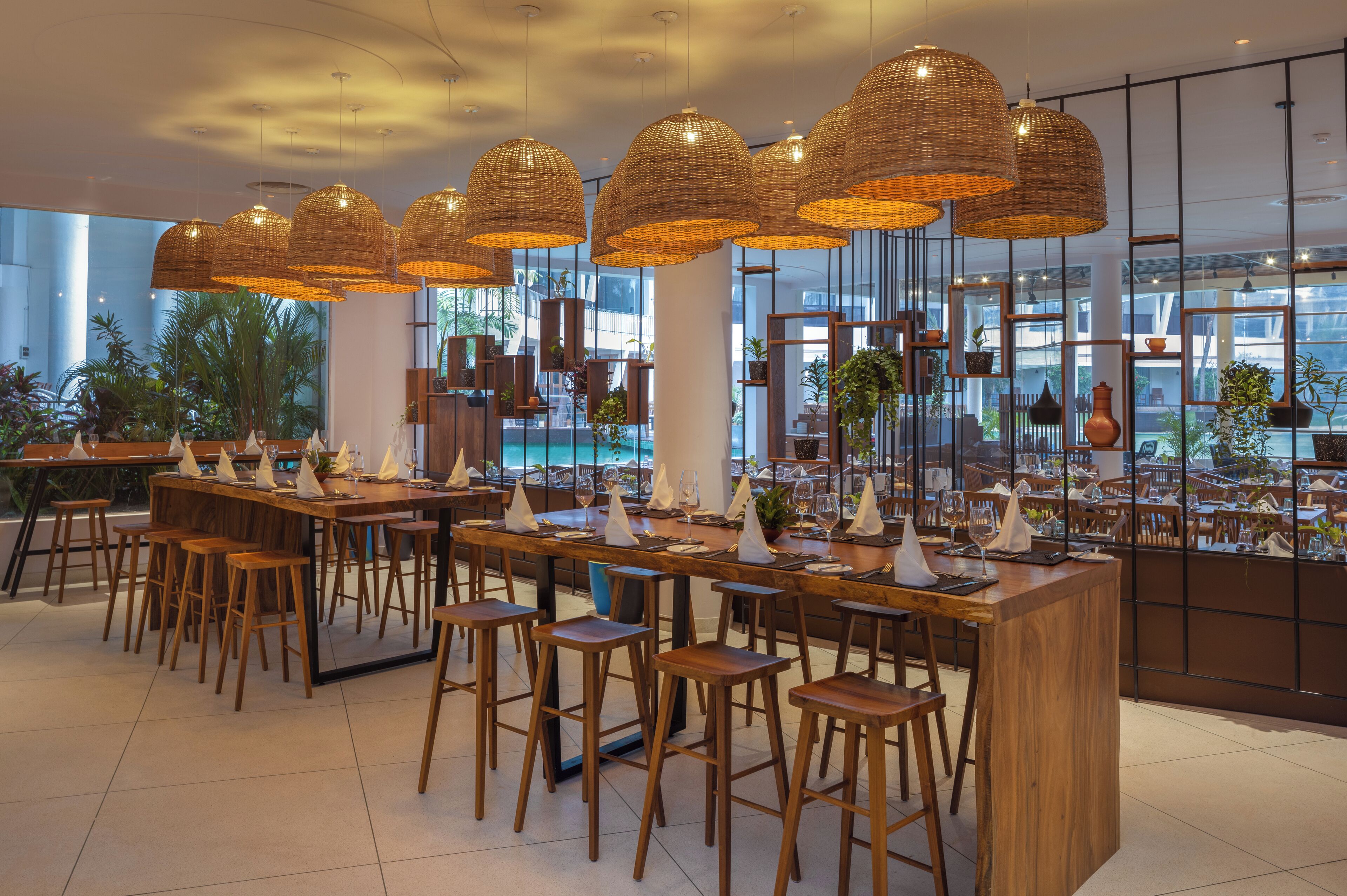 breakfast, lunch and dinner served