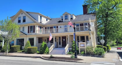 The Kennebunk Inn