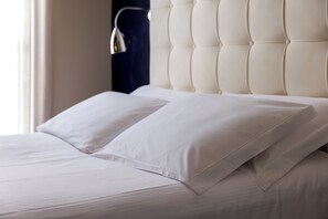 Minibar, in-room safe, individually decorated, desk - Biocity (Milan)