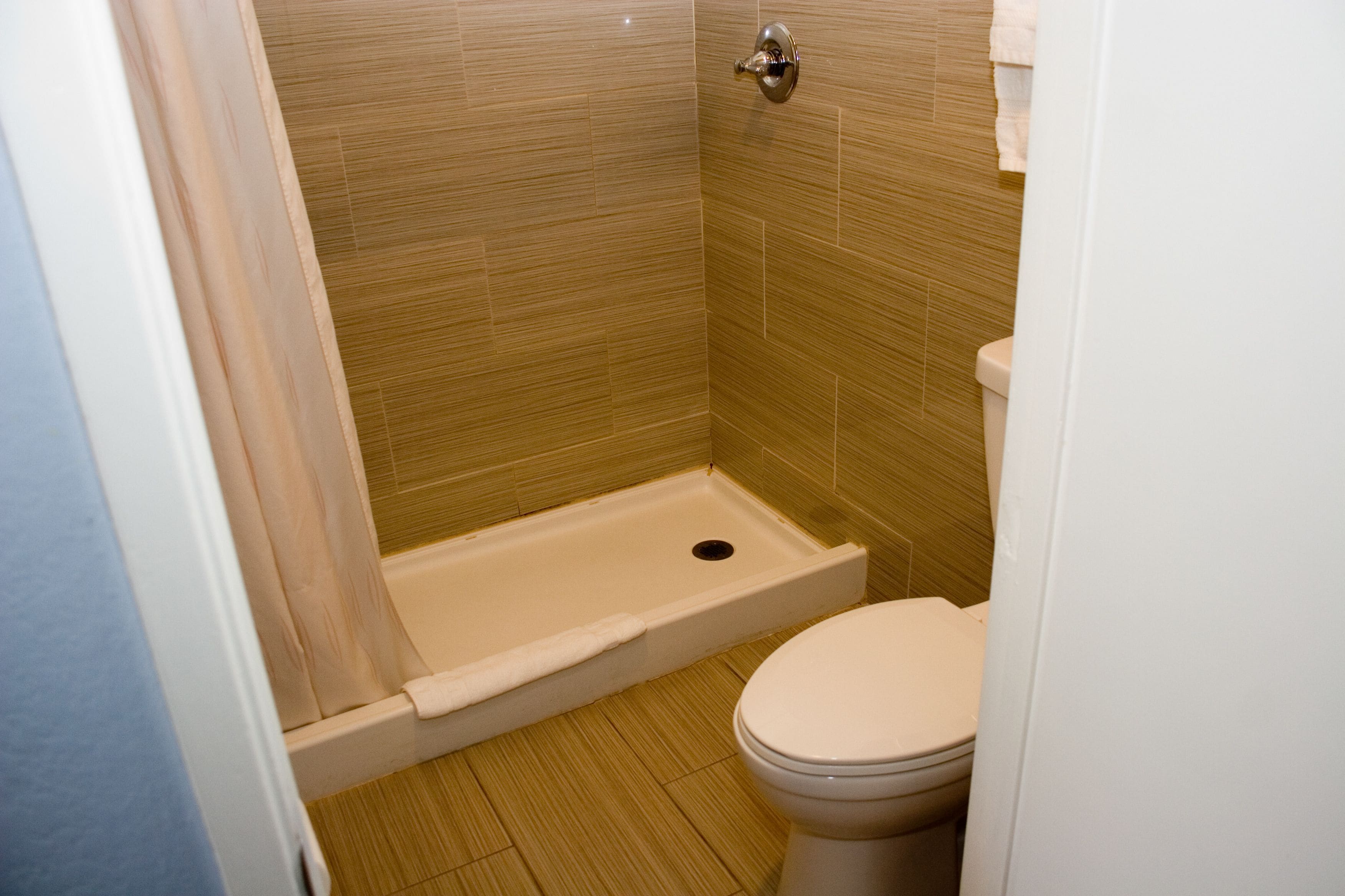 Standardzimmer, 1 Queen-Bett | Dusche im Bad