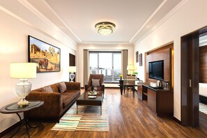 Suite | 1 bedroom, premium bedding, minibar, in-room safe