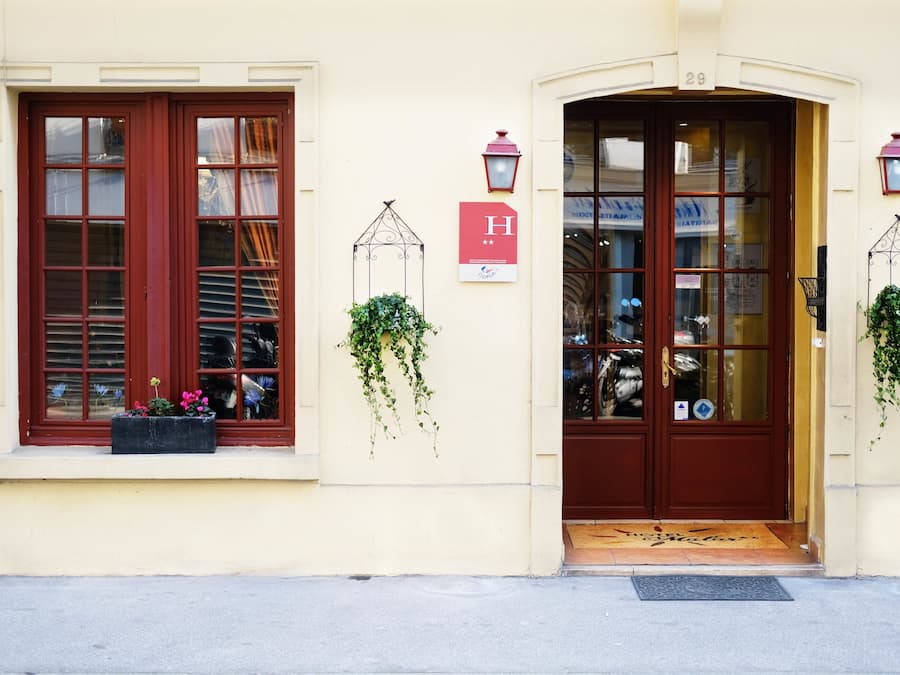 Fachada de la propiedad