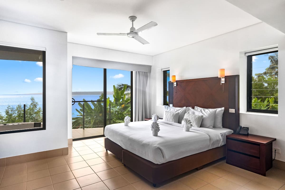 deluxe ocean view rooms | 1 bedroom, premium bedding, in-room safe, desk