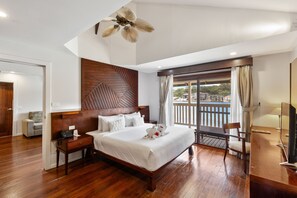 Villa – deluxe, 2 soverom, havneutsikt | Sengetøy av topp kvalitet, safe på rommet og skrivebord