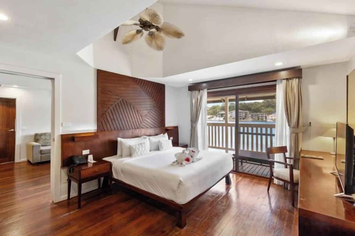 Premium bedding, in-room safe, blackout curtains, iron/ironing board