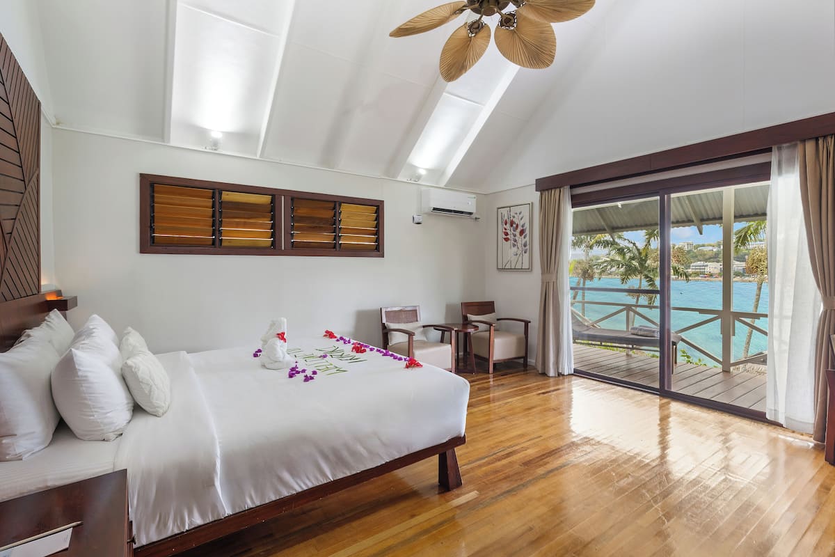 deluxe room | 1 bedroom, premium bedding, in-room safe, desk