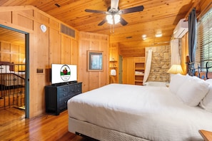 Cabana, 3 quartos, banheira de hidromassagem | 3 quartos, roupas de cama premium, individualmente decorados