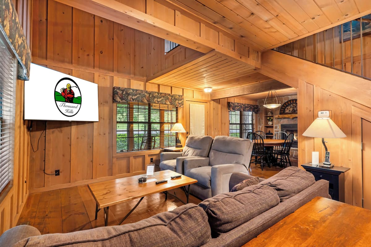 Cabin, 3 Bedrooms, 2 Bathrooms | Living room | 42-inch LCD TV with cable channels, fireplace
