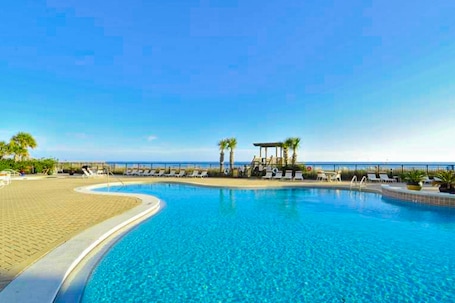 2 piscinas al aire libre