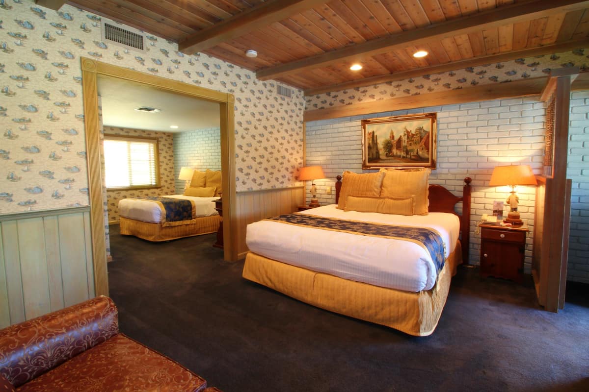 Holland Dutch | Premium bedding, pillow-top beds, in-room safe, individually decorated
