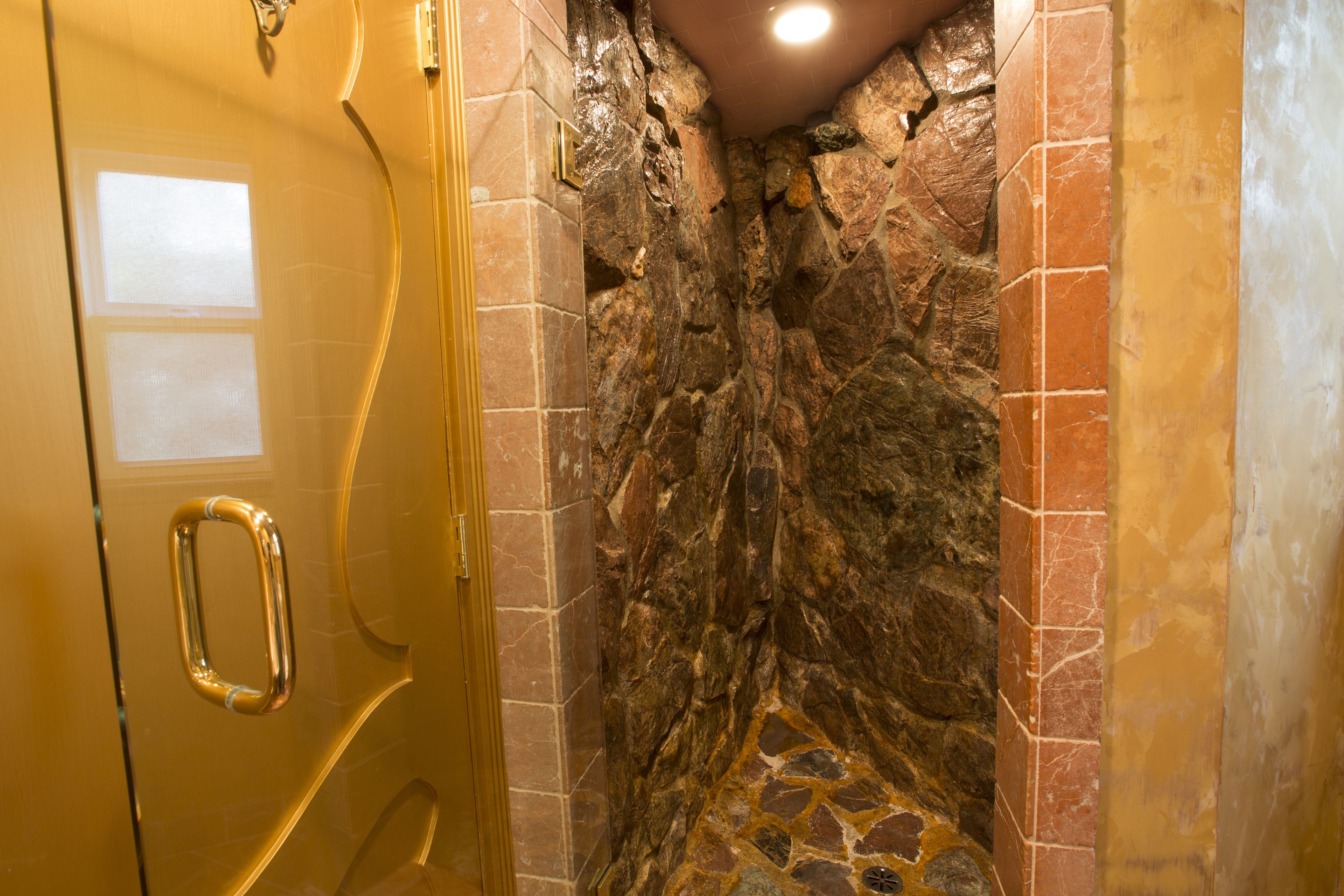 Anniversary Room | Bathroom | Shower, hair dryer, bathrobes, towels