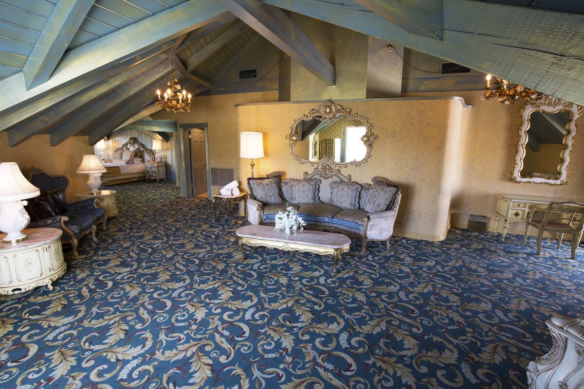 Luxury-Suite, 1 King-Bett | Hochwertige Bettwaren, Pillowtop-Betten, Zimmersafe, Schreibtisch