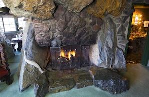 Kona Rock | Fireplace