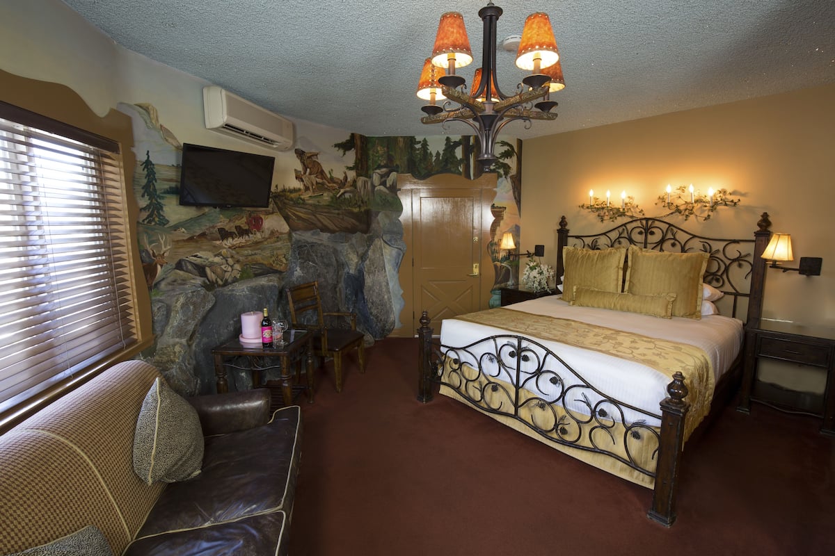 Mountain Cabin | Premium bedding, pillow-top beds, in-room safe, individually decorated