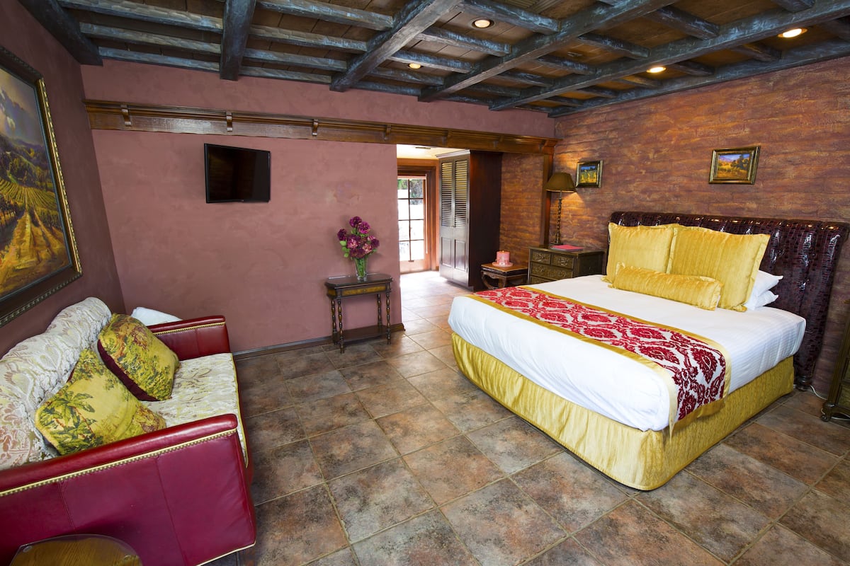 Standardzimmer, 1 King-Bett | Hochwertige Bettwaren, Pillowtop-Betten, Zimmersafe, Schreibtisch
