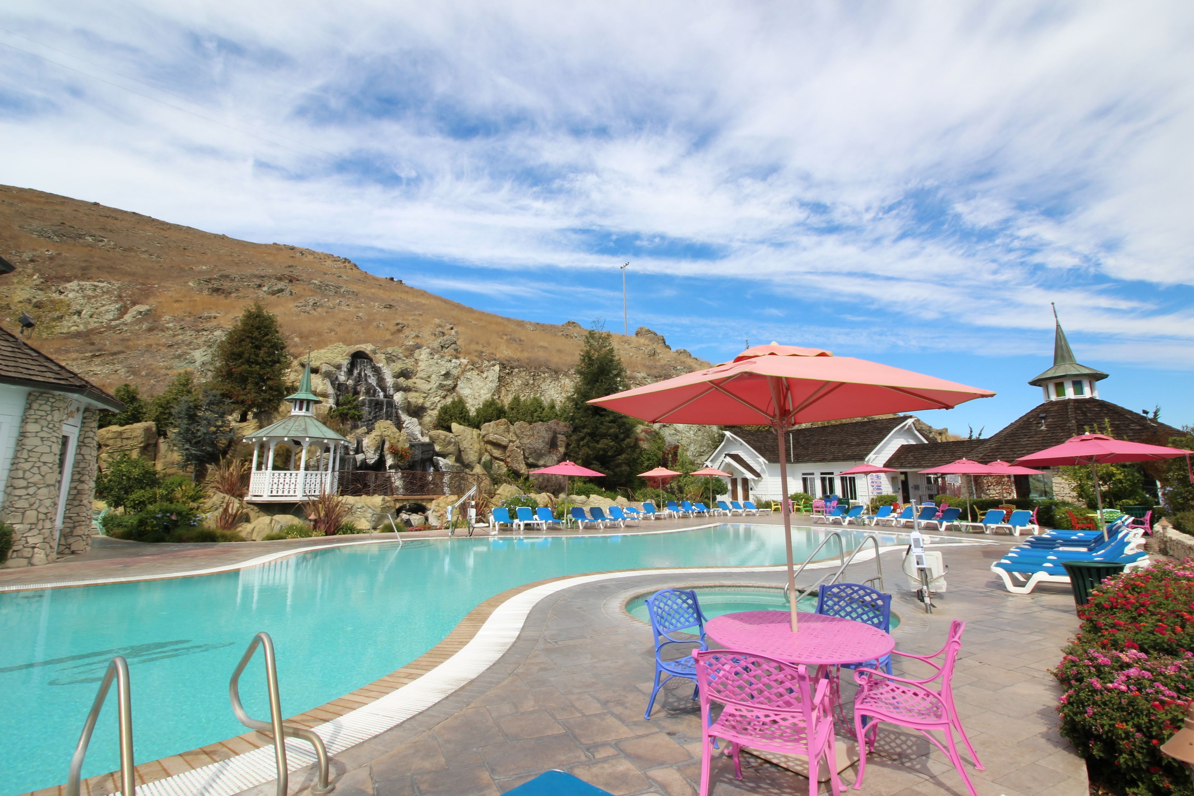 Ropa de cama de alta calidad y camas con pillow-top 