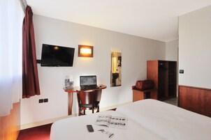 Ropa de cama de alta calidad, escritorio y cortinas blackout 