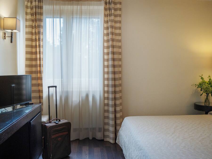 Minibar, cassaforte in camera, una scrivania