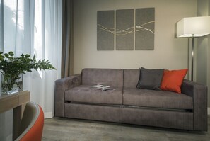 Suite, 2 Bathrooms (no smoking) | Living room | Flat-screen TV - Hotel Villa Maria Regina (Rome)