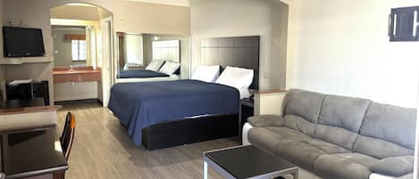 King Bed Non-Smoking | 办公桌、熨斗/熨板、免费 WiFi、床单