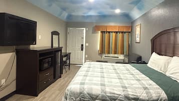 King Bed Accessible Non-Smoking | Desk, iron/ironing board, free WiFi, bed sheets