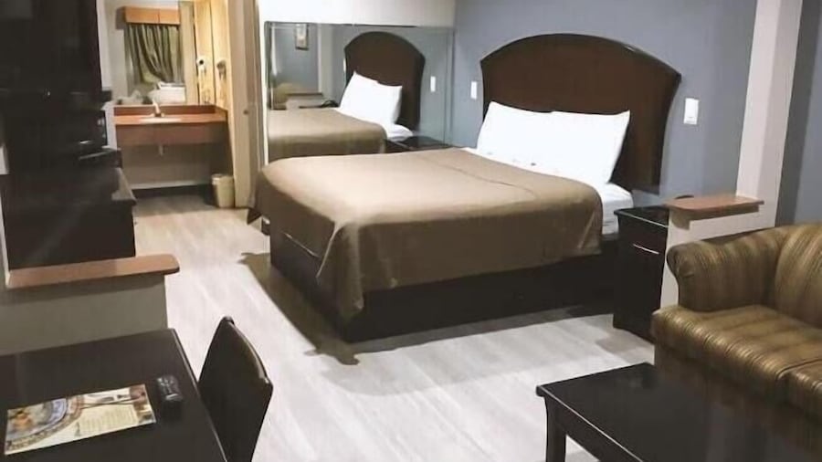 Hotel O Regency Suites Houston - IAH Beltway 8