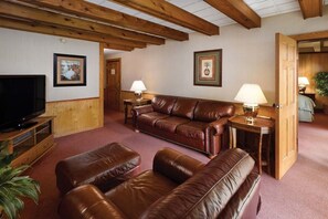 Suite, 1 King Bed, Lake View