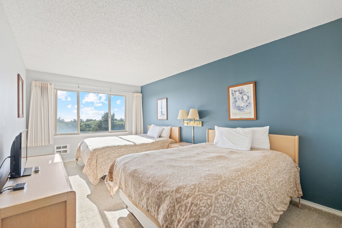 Family Suite, 1 Bedroom, Ocean View | Iron/ironing board, WiFi (free), individually decorated